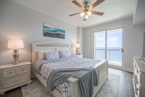 4 bedrooms, iron/ironing board, free WiFi, bed sheets - Newly updated beachfront condo. Amazing views! (Panama City)