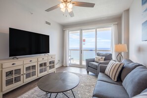 Smart TV - Sunrise Beach, newly updated. Amazing views! Beach chair service included. (Panama City)
