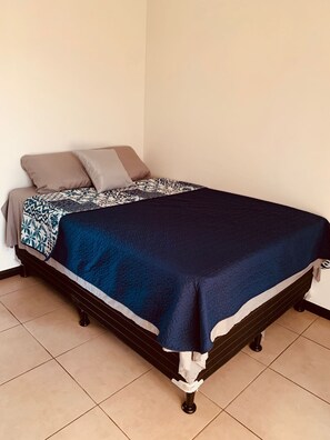 3 chambres, accès au Wi-Fi (inclus), literie fournie
