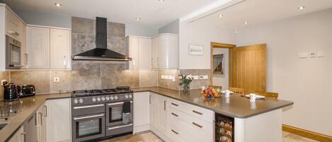 Cottage | Interior