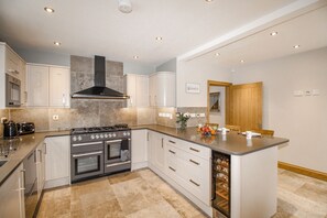 Cottage | Interior - Family House (Weymouth)