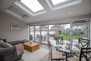 Cottage | Living room - Family House (Weymouth)