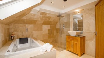Cottage | Bathroom | Shower