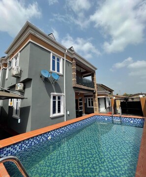Outdoor pool - Home Away From Home (Sagamu)