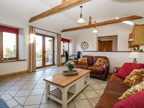 Cottage | Living room | TV - The Hide (Bridgwater)