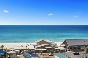 Beach nearby - Laketown Wharf 823 - 2BR Oceanview (Panama City Beach)