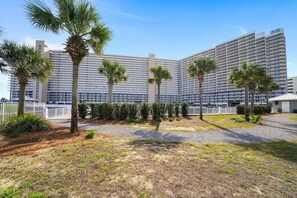 Property grounds - Laketown Wharf 823 - 2BR Oceanview (Panama City Beach)