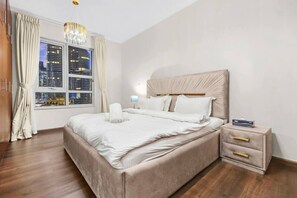 2 bedrooms, iron/ironing board, travel cot, WiFi