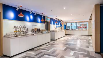 Tägliches inbegriffenes kontinentales Frühstück