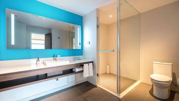 Suite, 1 Bedroom | Bathroom | Free toiletries, hair dryer, slippers