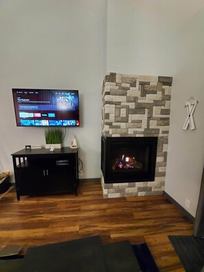 Interior - Slopeside Loft - Luxury, newly renovated with ski-in ski-out access (Park City)