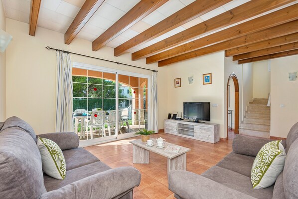 TV, DVD player - Villa Llevant by Escape Home (Cala´n Blanes)