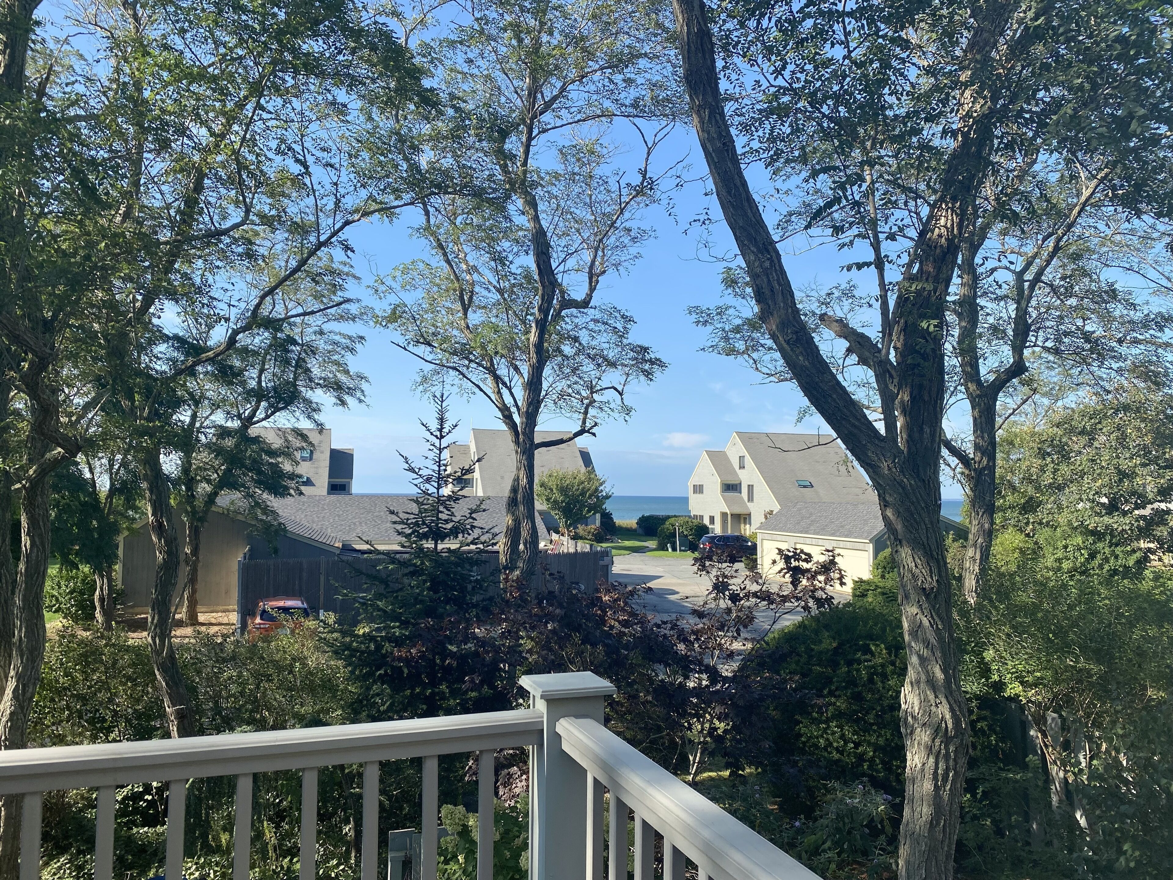 Relax and enjoy the fine residence in beautiful Sea Pines on Cape Cod Bay!