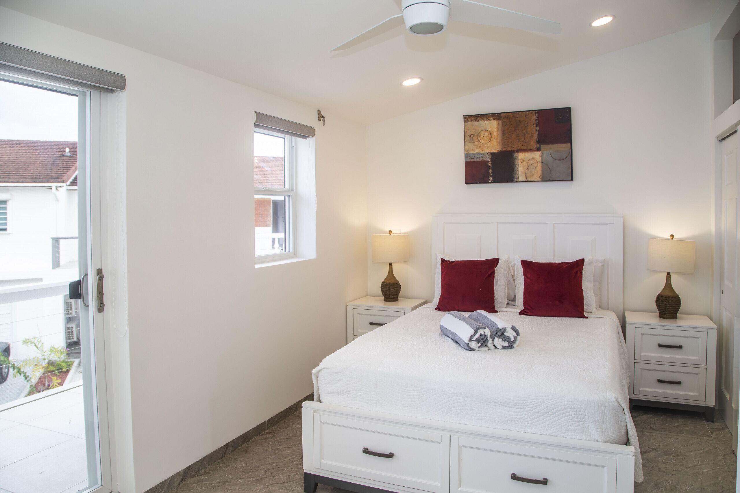 2 bedrooms, in-room safe, iron/ironing board, free WiFi