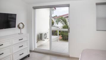 2 bedrooms, in-room safe, free WiFi, bed sheets