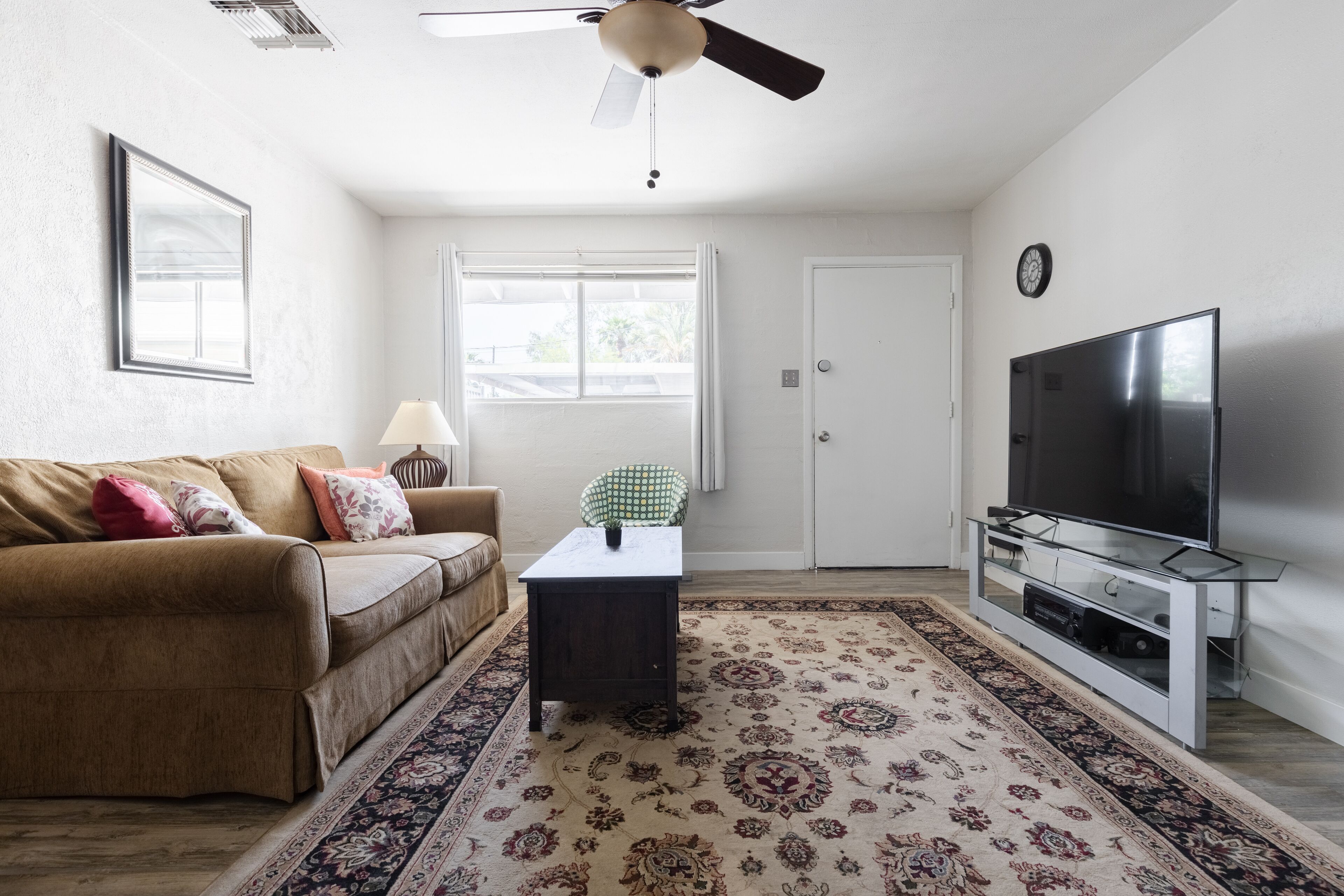 Tempe Apt close to Downtown in Quiet Complex | Covered Parking