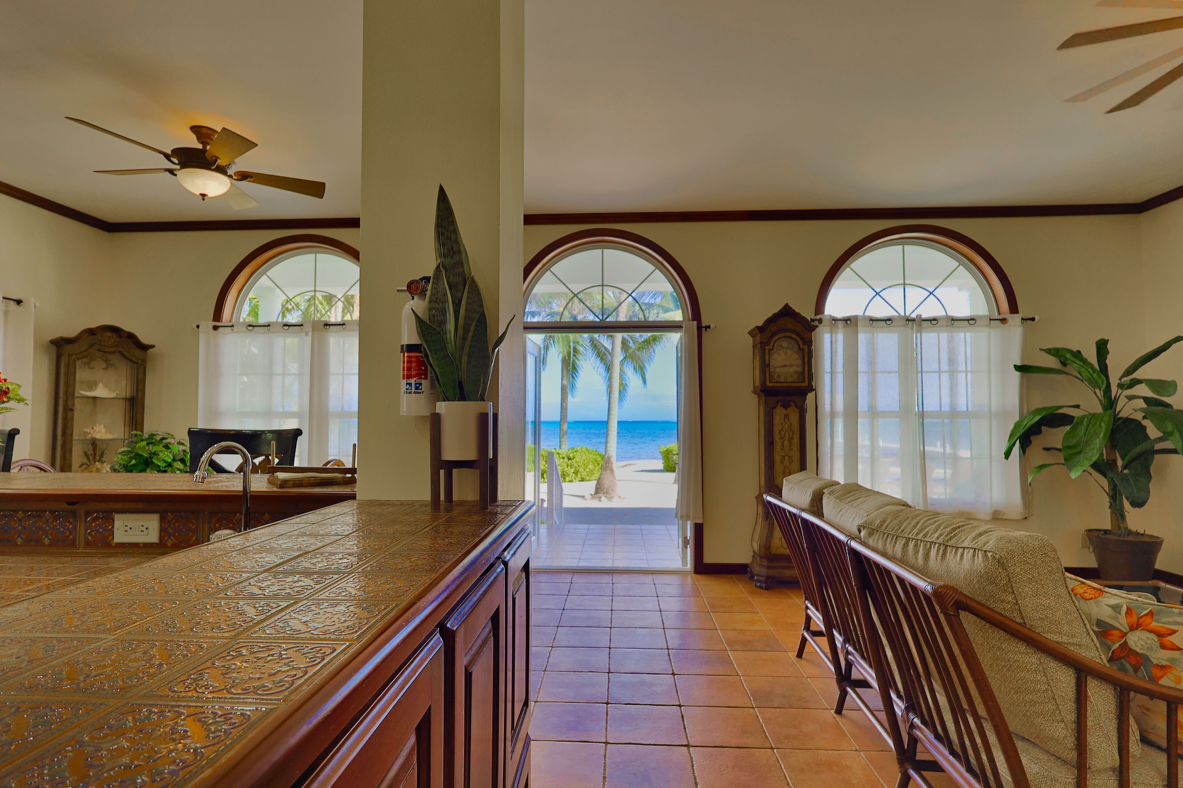 Deluxe Condo, 2 Bedrooms, Ocean View, Beachside | Living area | 42-inch LED TV with cable channels, printers