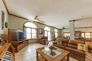 Premier Condo, 3 Bedrooms, Beach View | Living room | 42-inch LED TV with cable channels, printers - Tara Del Sol (San Pedro)
