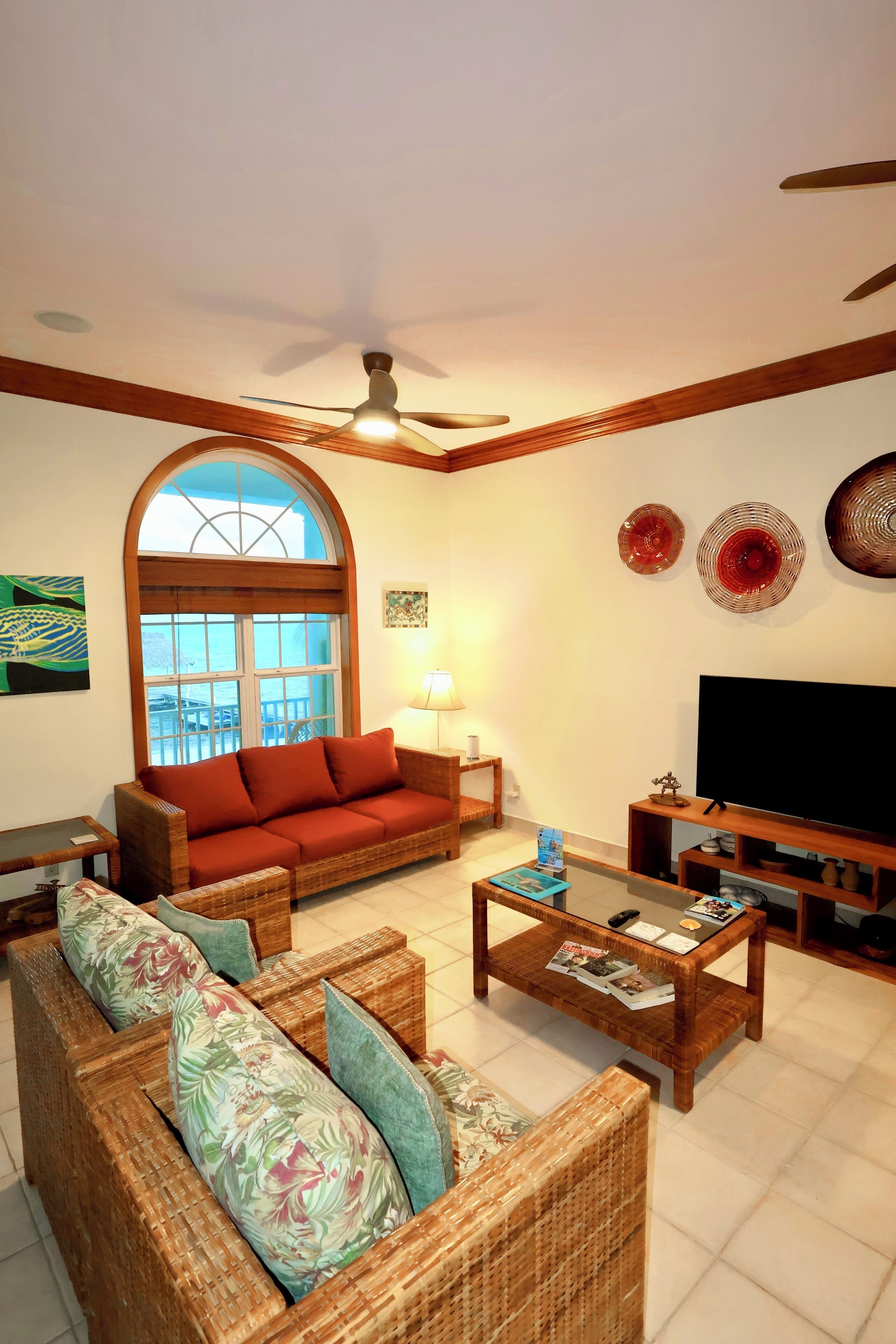 極品公寓客房 | 起居區 | 42-吋LED 液晶電視、有線頻道、印表機