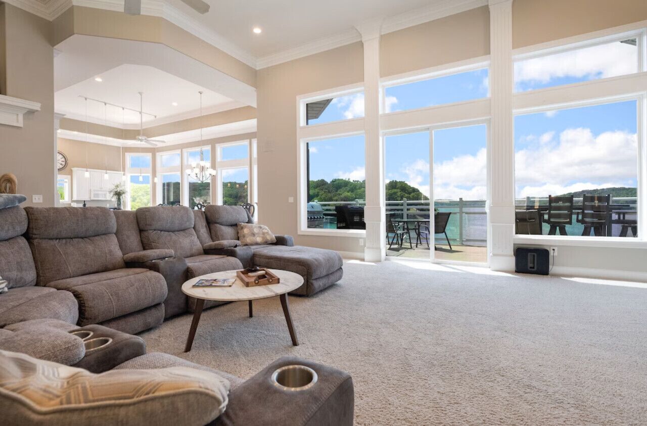 Smart TV, chimenea, videojuegos y reproductor de DVD 