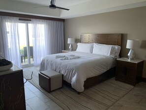 3 bedrooms, WiFi - Spacious, newly renovated 3-bedroom condo at gorgeous Dawn Beach (Upper Prince’s Quarter)