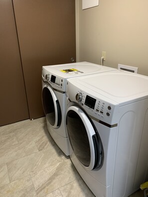 Interior - Spacious, newly renovated 3-bedroom condo at gorgeous Dawn Beach (Upper Prince’s Quarter)