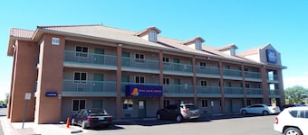 Intown Suites Extended Stay Phoenix Az - West