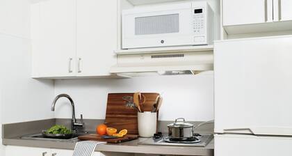 Intown Suites Extended Stay Phoenix Az - West