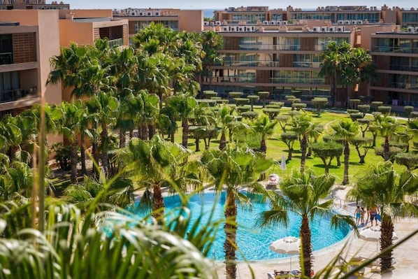 Indoor pool, outdoor pool