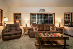 Televisión, chimenea y reproductor de DVD 