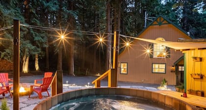 Hikers paradise w/ cedar hot tub