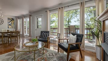 Smart TV, fireplace, DVD player, offices