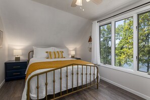 5 camere, una scrivania, ferro/asse da stiro, culla da viaggio