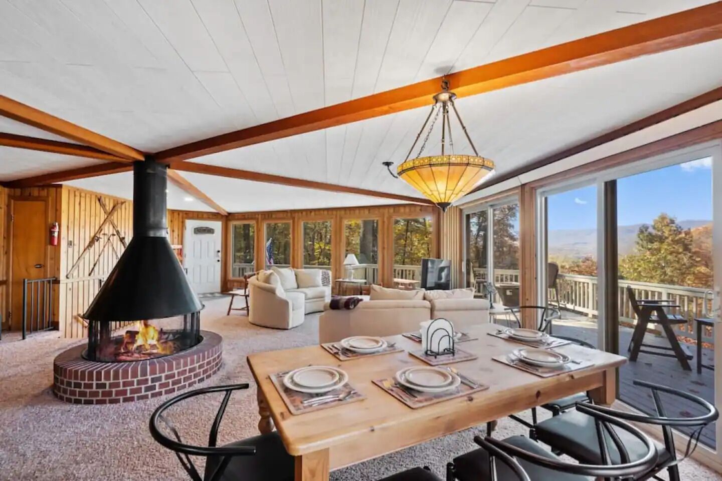 Mountain View Lodge 5 bdr near Lake Laura