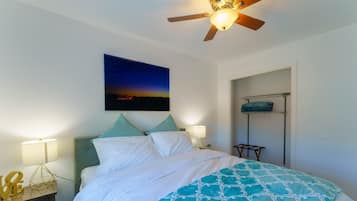 3 bedrooms, desk, iron/ironing board, travel cot
