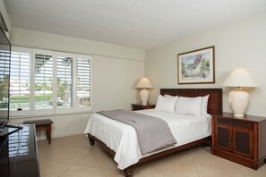 2 bedrooms, iron/ironing board, free WiFi, bed sheets - Ocean View Condo - Cowpet Bay (Saint Thomas)
