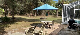 2+ Acres Lot 3BR/2BA 2200 Sq.ft - Salt Heated Pool