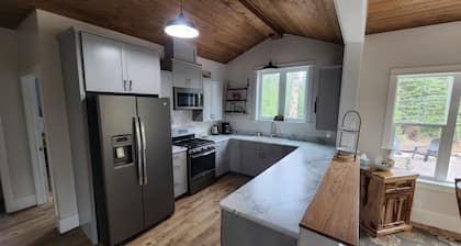 Immaculate Farm Cottage on 40 Acres - Minutes from Glacier National Park