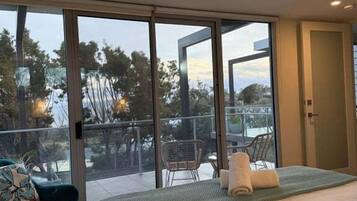 4 bedrooms, free WiFi, bed sheets