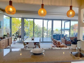 Interior - Burraneer - Freycinet Holiday Houses (Coles Bay)
