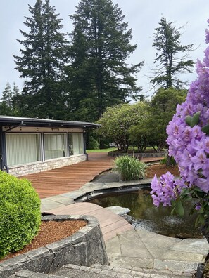 Property grounds - Wedding/Event 7 acre MCM Main house, 4 cabins, Bunkhouse IG astroranchpdx (Happy Valley)