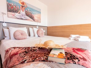 1 chambre, fer et planche à repasser, accès Internet, draps fournis