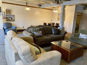 Smart TV, books - Ultimate Barn Stay with lots of space! Visit farm animals and 20 min to Hershey! (Lebanon)
