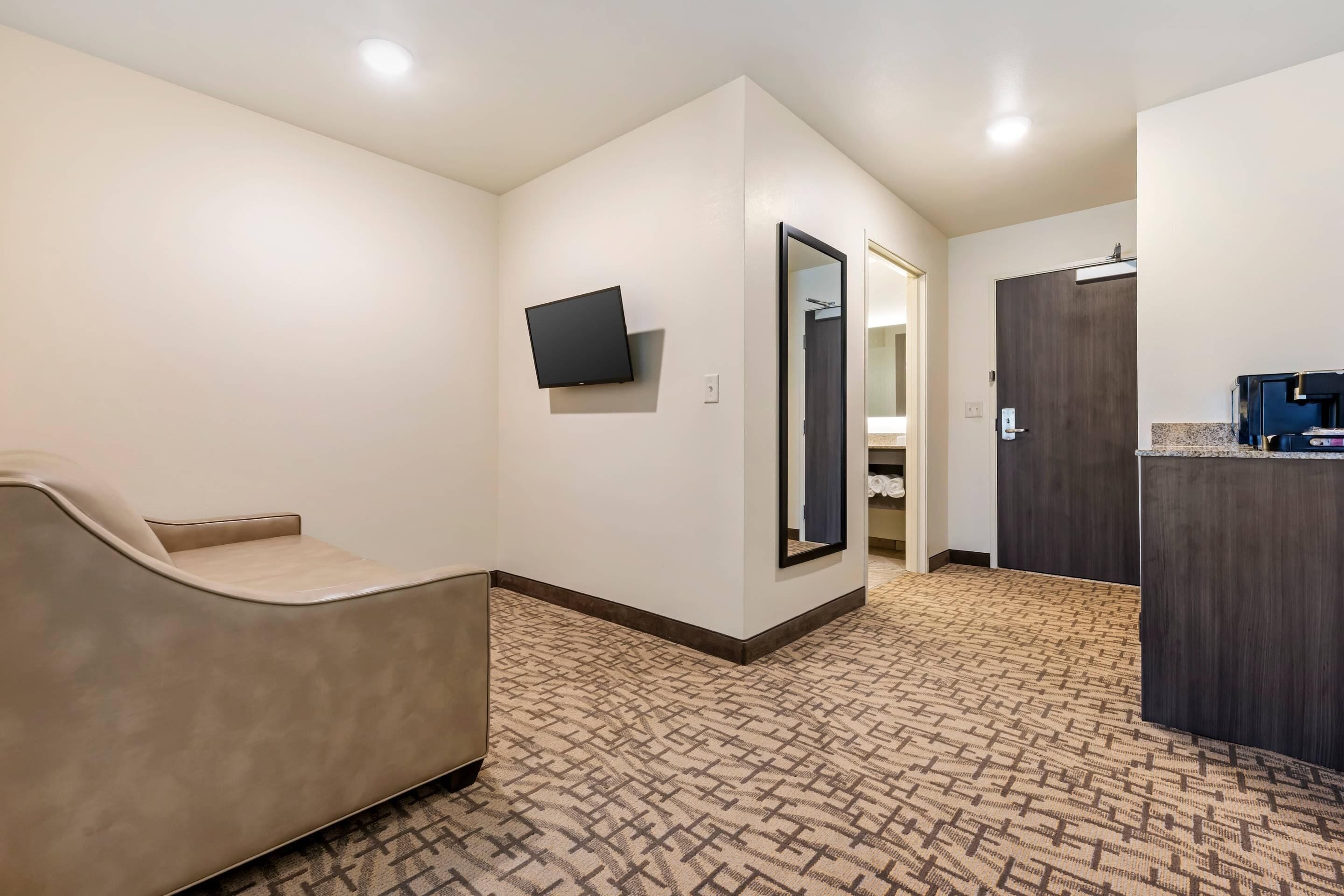 desk, blackout curtains, iron/ironing board, free wifi