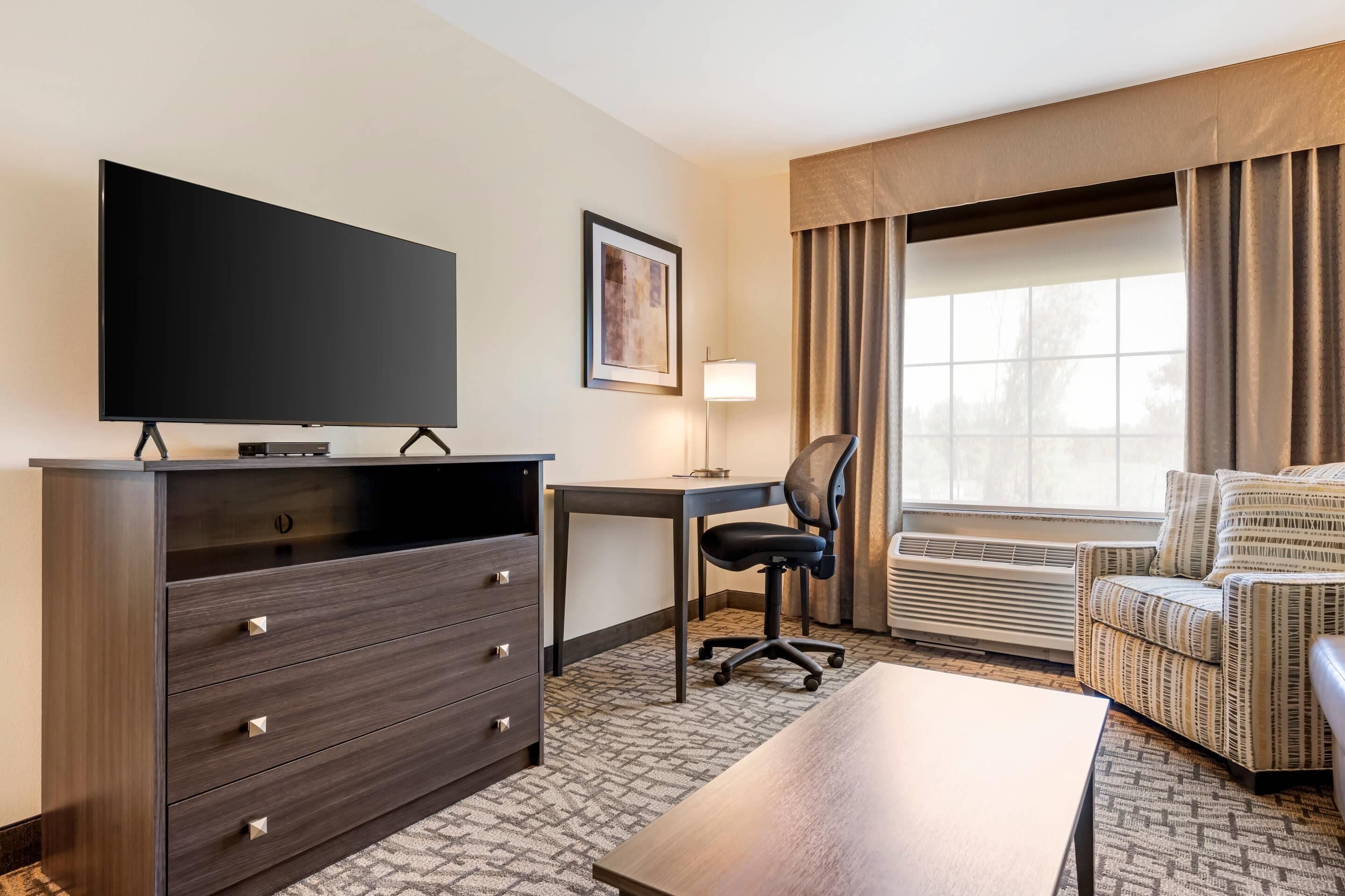 desk, blackout curtains, iron/ironing board, free wifi