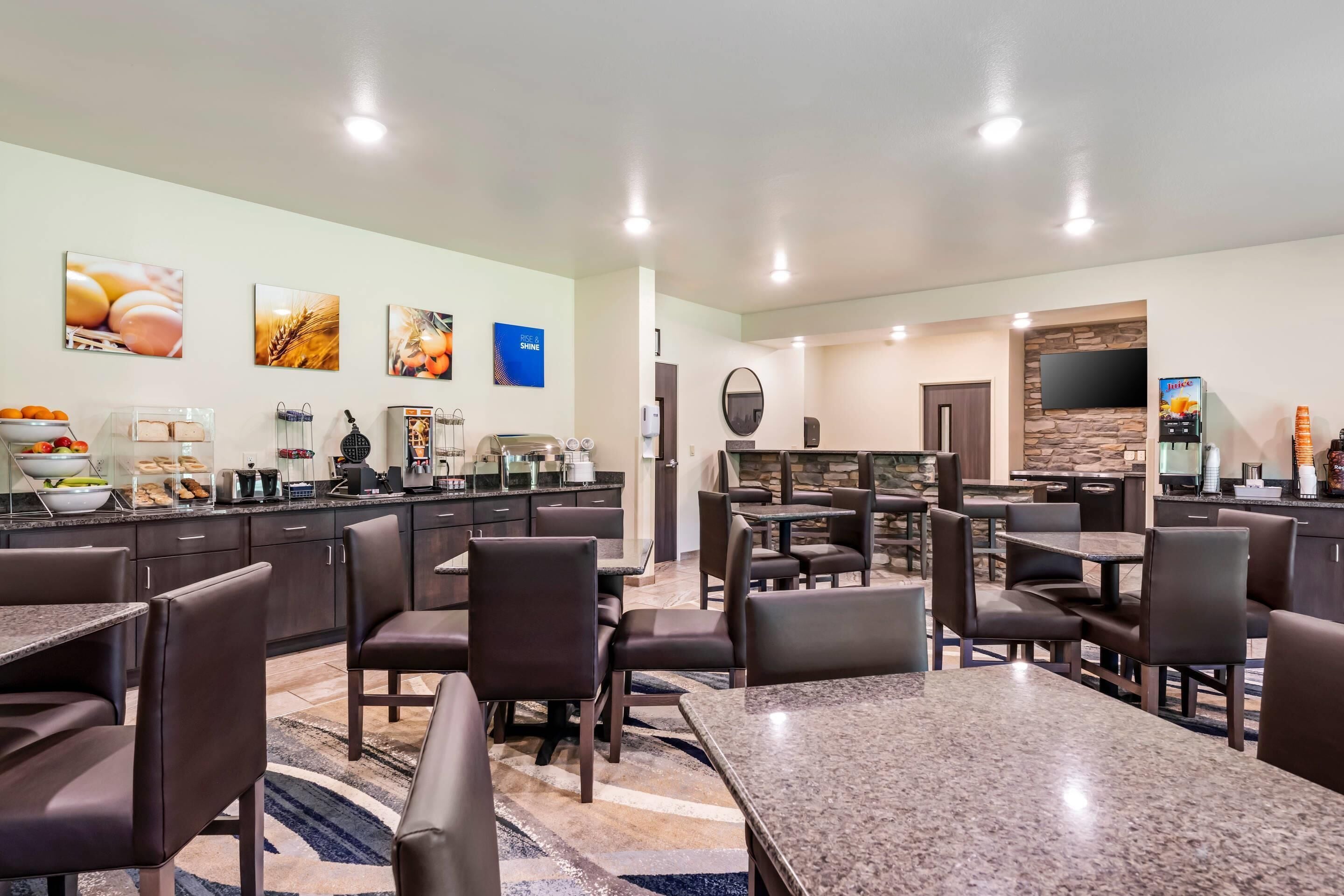 Free daily continental breakfast