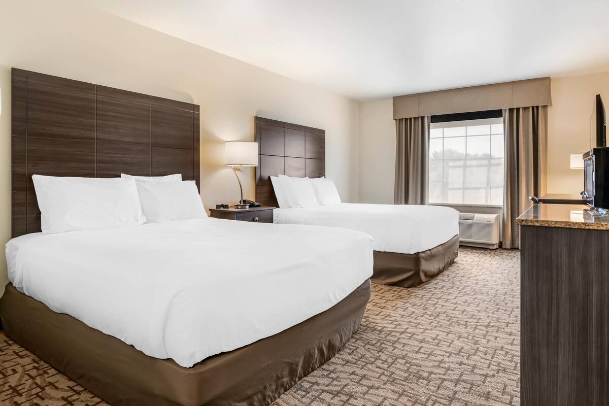 Room, 2 Queen Beds, Accessible, Non Smoking