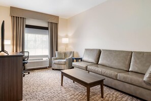 Desk, blackout drapes, iron/ironing board, free WiFi - Comfort Inn & Suites Medina NY near Erie Canal (Medina)