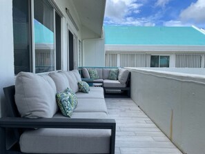 Terrace/patio - Welcome to Puerta Azul! Newly remodeled oceanside retreat, beach, pool and deck. (Christiansted)
