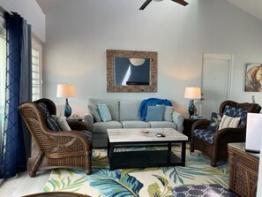 Smart TV, books - Welcome to Puerta Azul! Newly remodeled oceanside retreat, beach, pool and deck. (Christiansted)